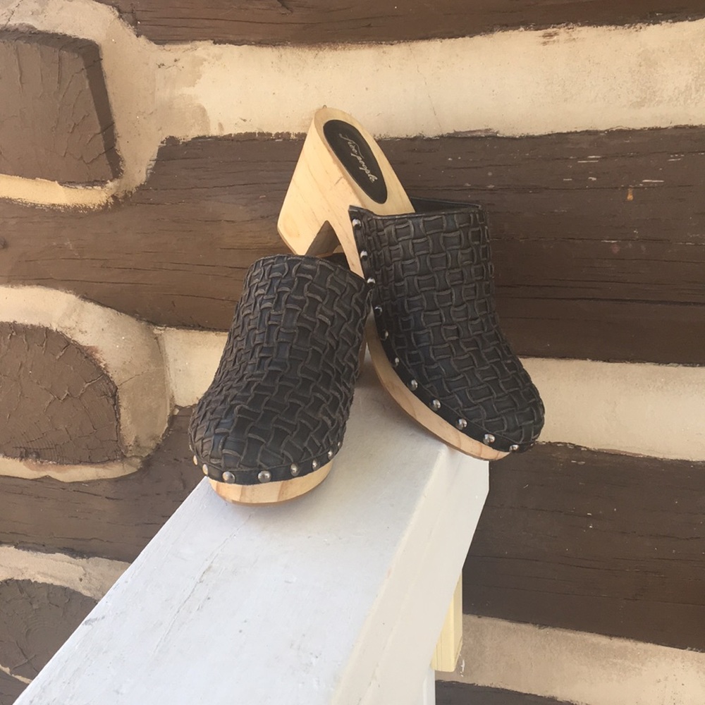 Free people clogs
